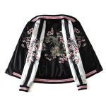 blouson féminin à motifs floraux