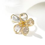 bague en métal avec fleur