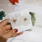 boucle d'oreille artisanale pétale de fleur