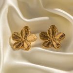boucle d'oreille nacrée élégante