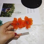 boucle d'oreille printanière pétale de fleur