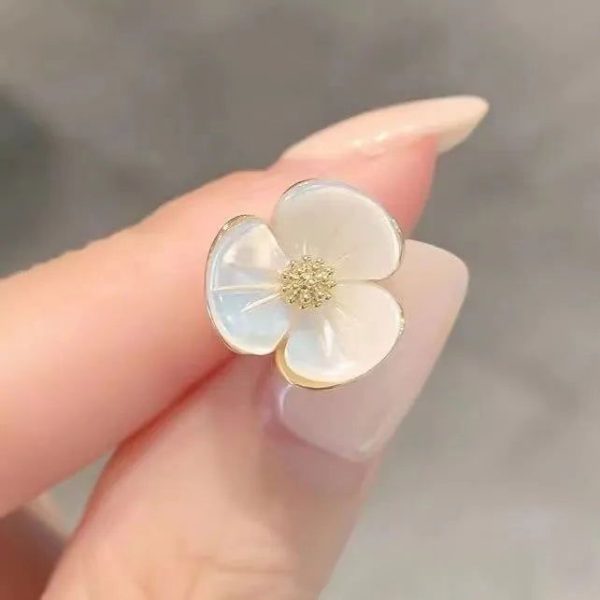 broche fleur cartoon classe