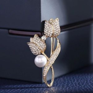 broche fleur doré perle