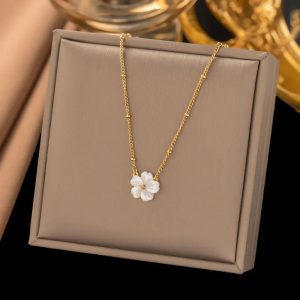 Collier Fleur Blanche
