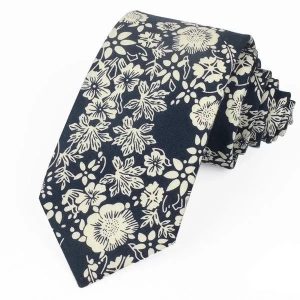 Cravate A Fleurs Bleu Marine