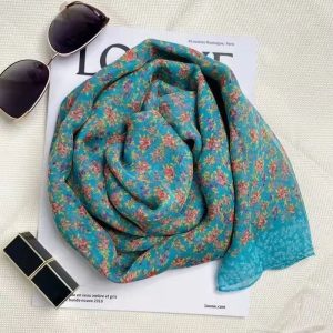 Foulard Fleuri Soie Bleu Clair
