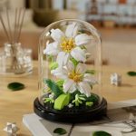 fleur sous cloche en plastique