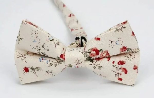 Noeud Papillon Fleuri Réaliste