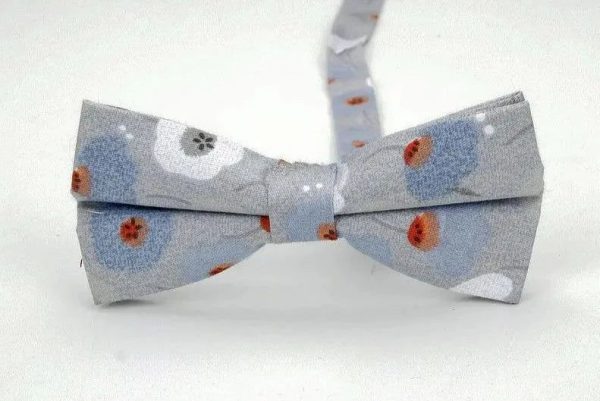 Noeud Papillon Fleuri Réaliste Design