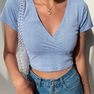 Top Fleuri Minimaliste